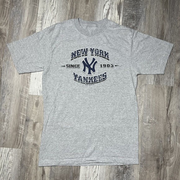 Majestic Other - Vintage Majestic‎ NY Yankees Graphic Year 2000 Gray Men's T- Shirt Size Medium